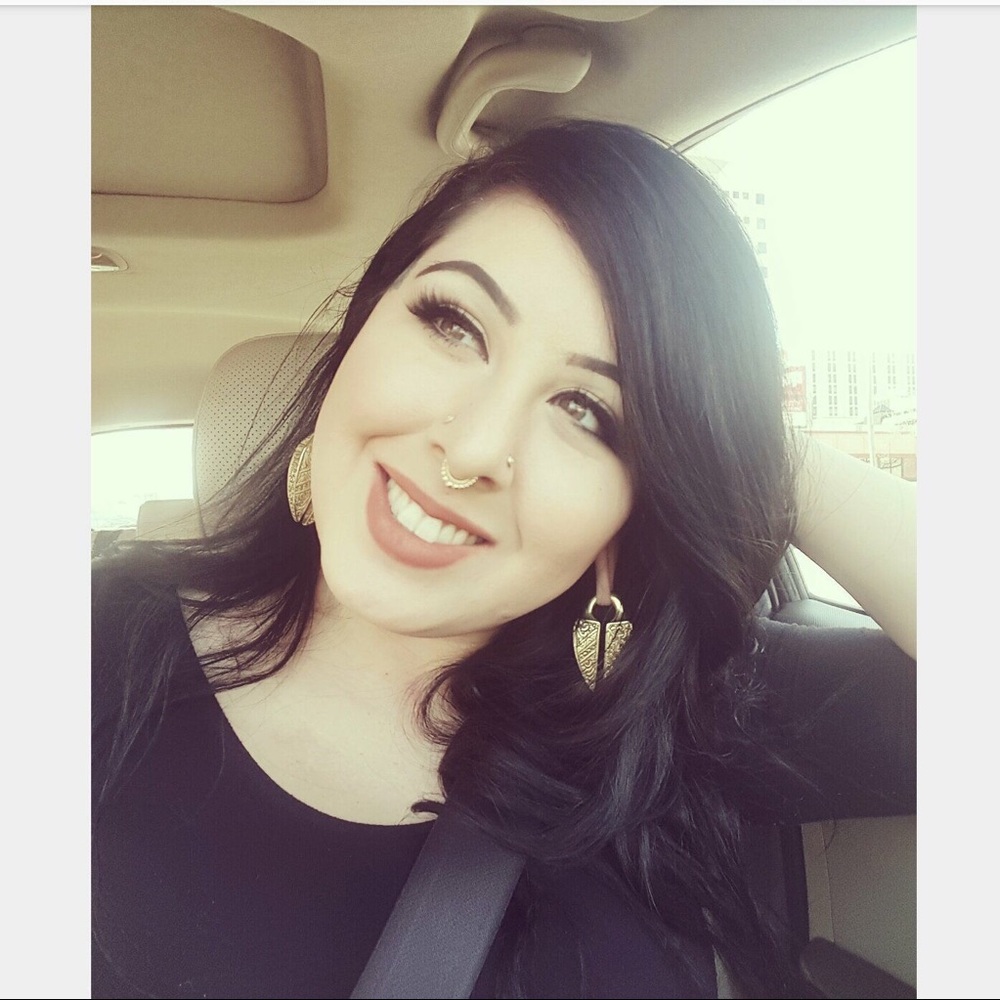 Meet your Posher, Gabriela